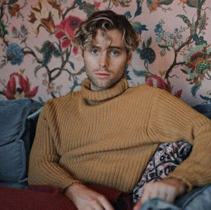 Meet your Posher, Lily